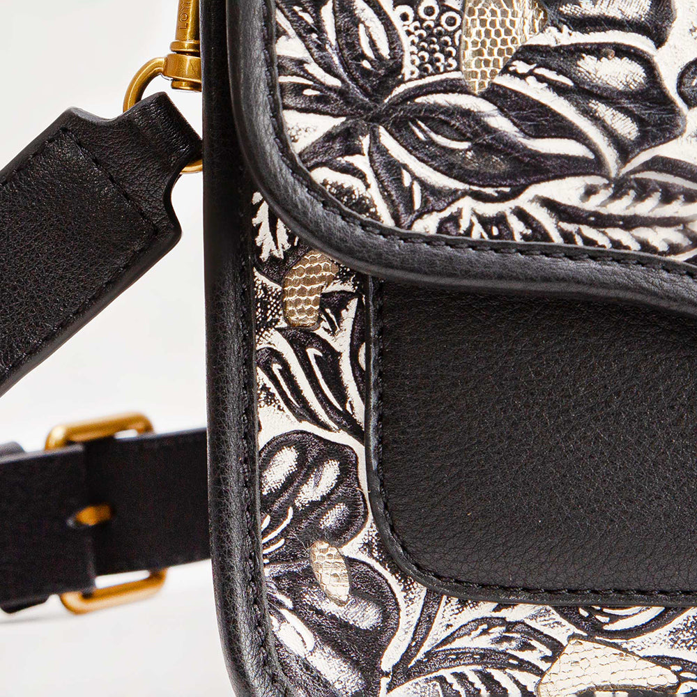 Loyal West Shell Medium Purse